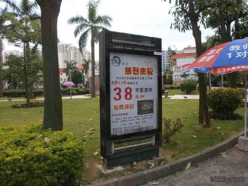 九大户外灯箱广告安装优势